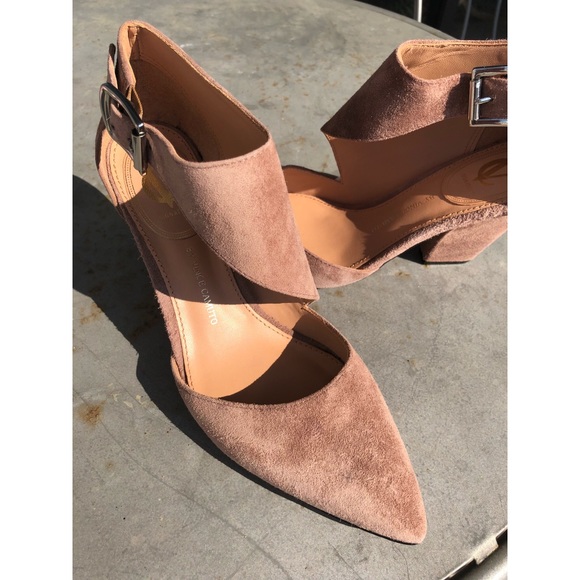 NWT - VINCE CAMUTO Nude Genuine Leather Heels - Picture 2 of 8